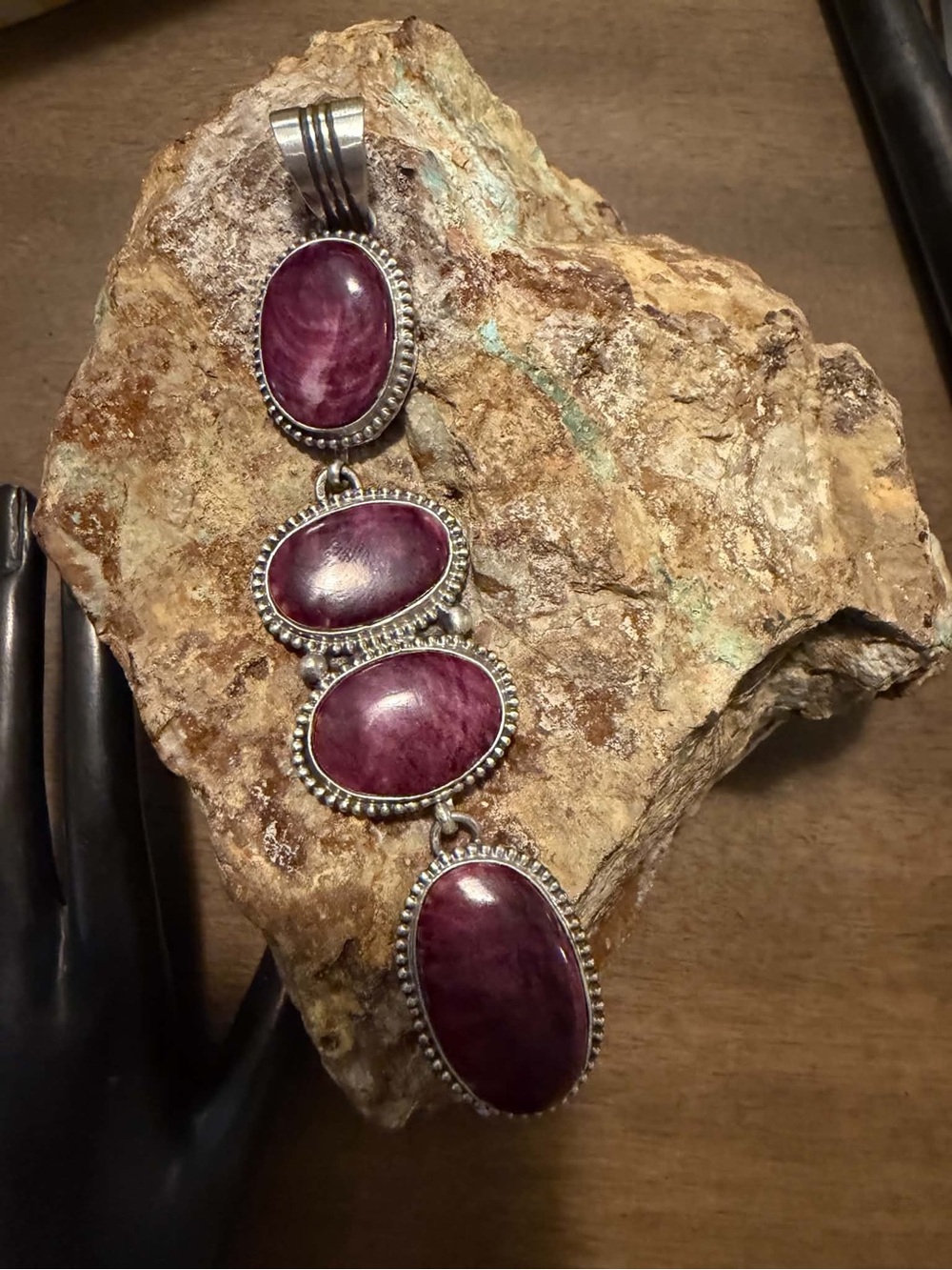 Navajo sterling silver purple spiny oyster pendant